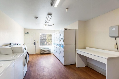 HomeTowne Studios Colorado Springs - Airport image 14