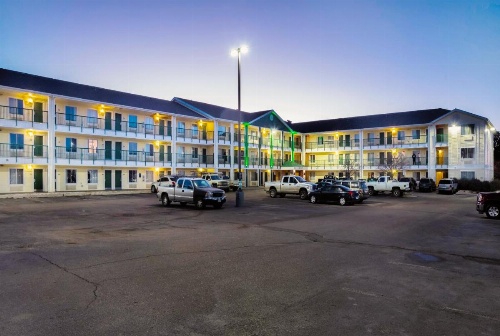 HomeTowne Studios Colorado Springs - Airport image 17