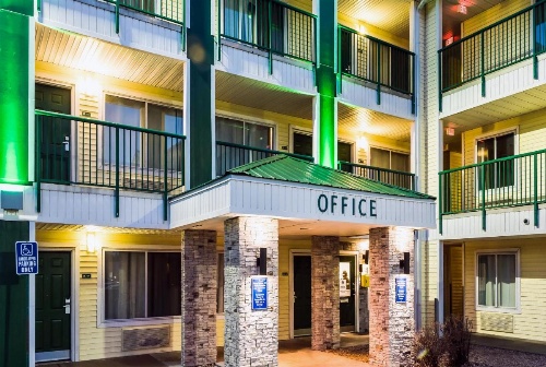 HomeTowne Studios Colorado Springs - Airport image 19