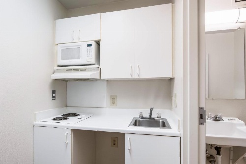 HomeTowne Studios Colorado Springs - Airport image 7